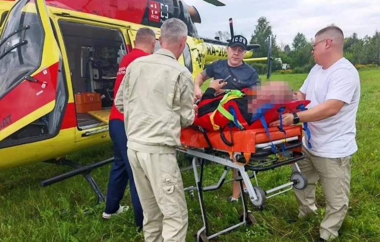В Иркутской области медведь напал на двух пенсионеров, а в Кузбассе медведица ранила рыбака