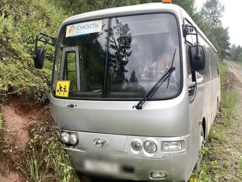 В Красноярском крае возбуждено уголовное дело после ДТП с автобусом, перевозившим 29 детей в лагерь