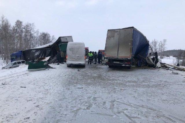 Два смертельных ДТП с грузовиками произошли в Новосибирской области 