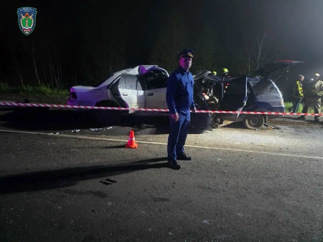 В лобовой аварии в Промышленновском районе Кузбасса погиб 3-летний ребенок и трое взрослых, еще трое подростков в больнице