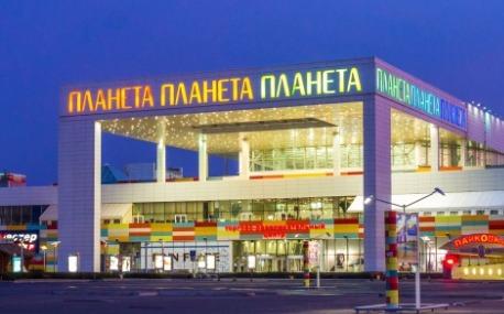Подземная стоянка ТРЦ "Планета" в Красноярске снова стала платной