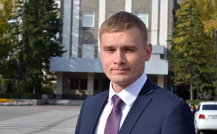 Губернатор Хакасии Валентин Коновалов вошёл в федеральную тройку списка КПРФ на выборах в Государственную Думу 