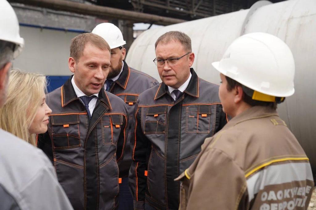 металлургия трубы очистка загрязнения экология ЕВРАЗ ЗСМК фото тг-канал Илья Середюк министр экологии Козлов.jpg