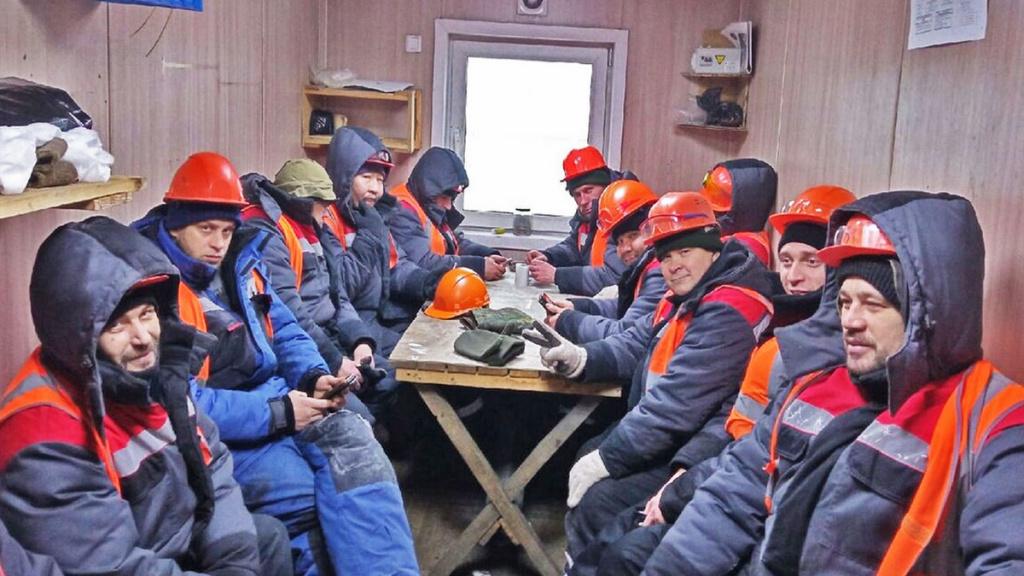 Вахтовики в вагончике фото Промразведка.jpg