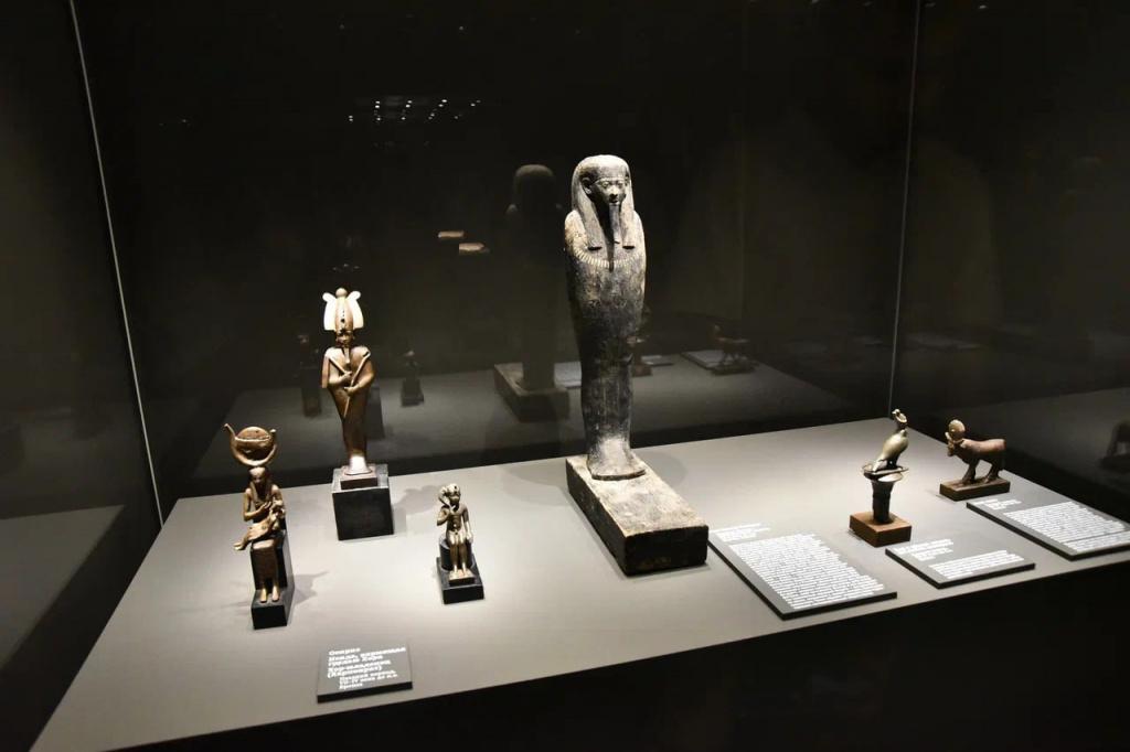Древнеегипетскиое искусство Фото правительство Новосибирской области.jpg