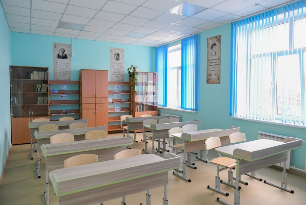Школа в селе Арбаты. Школа в селе Арбаты.