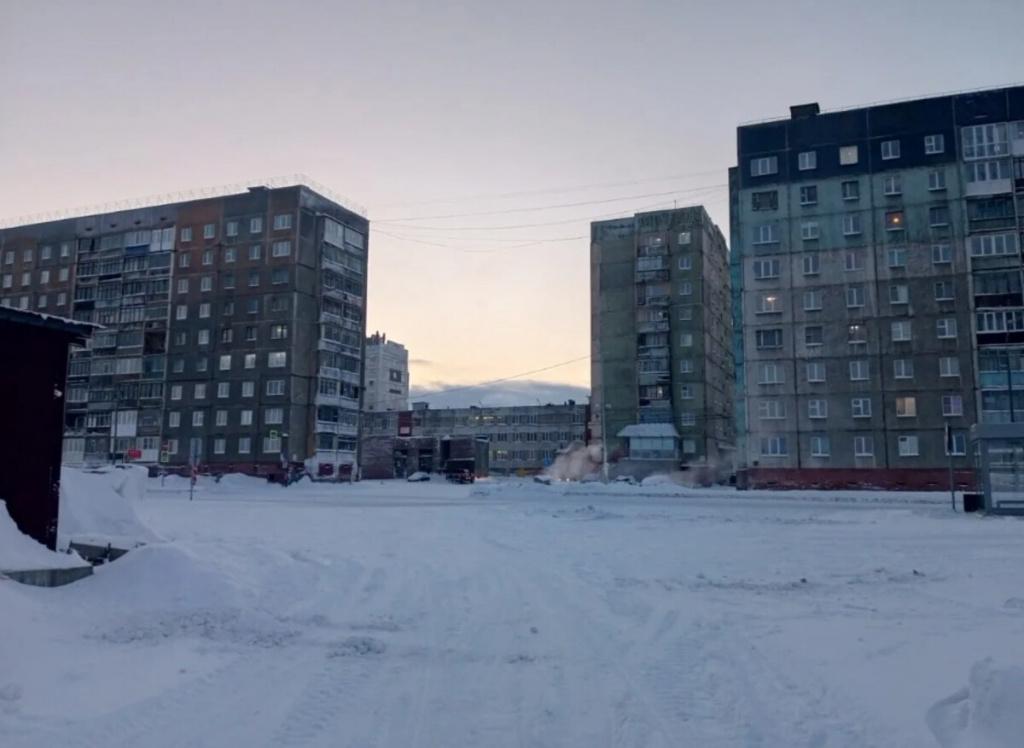 Снос аварийных домов и подъездов в Норильске Норильск зимой