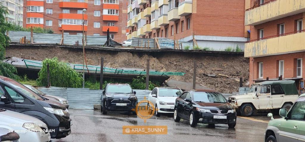 обрушилась подпорная стена Красноясрк Солнечный фото krsk_sunny.jpg