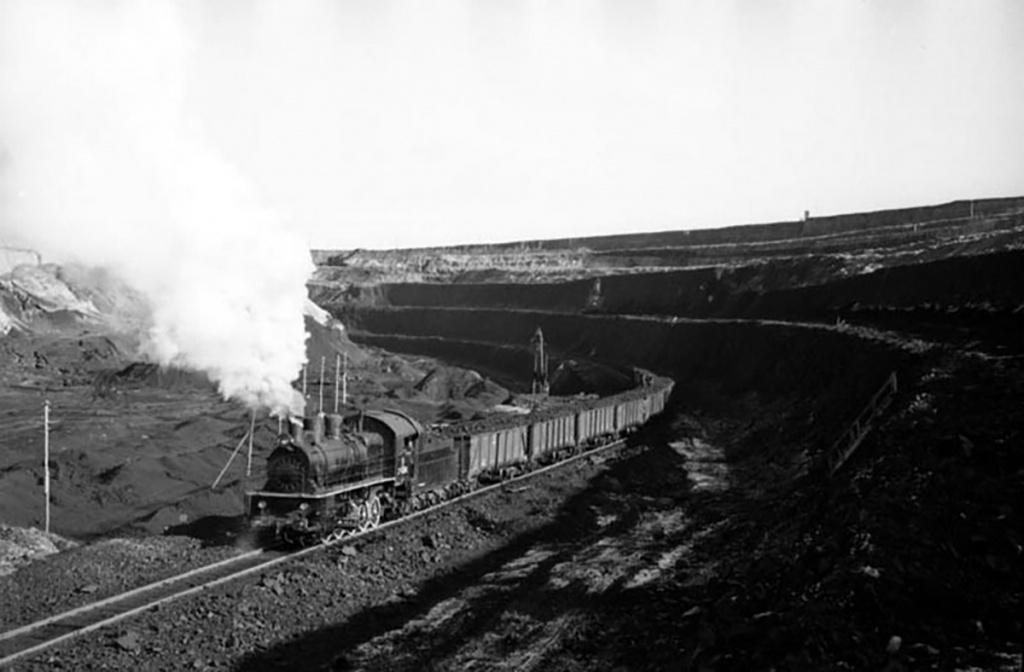 Угольный разрез историческое фото