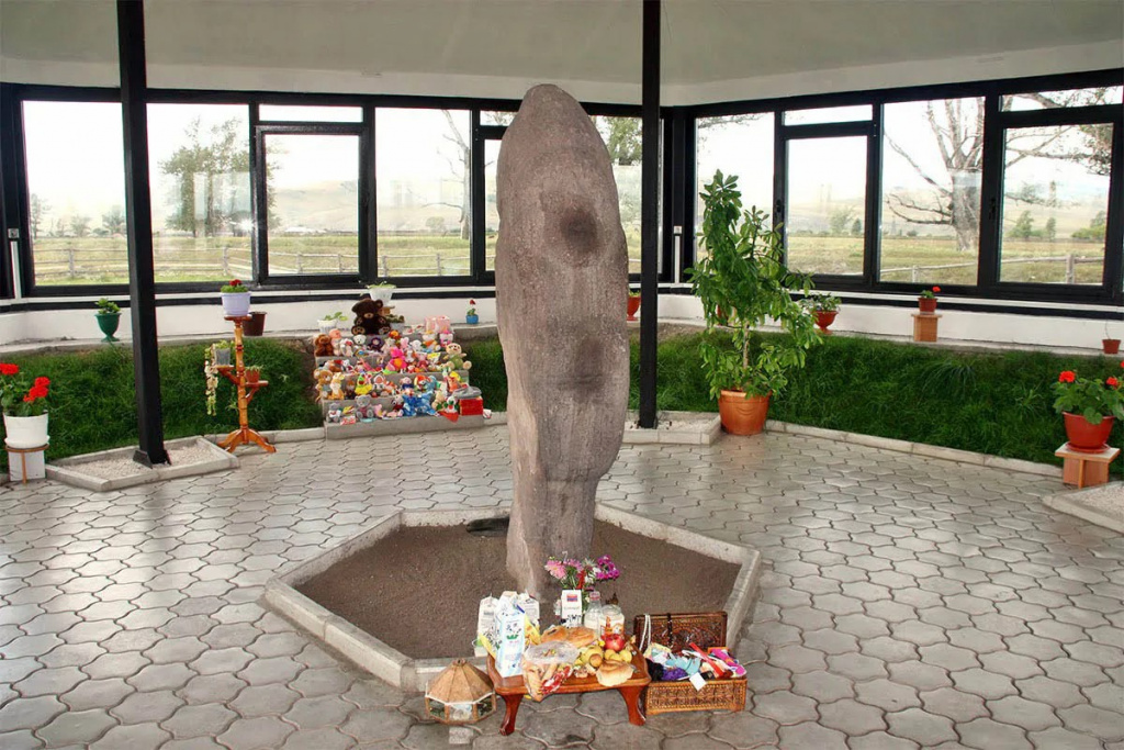 Камень в музее