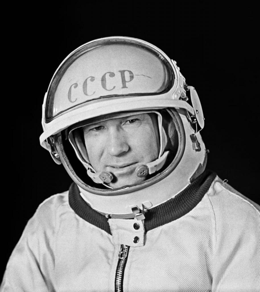 Алексей Леонов