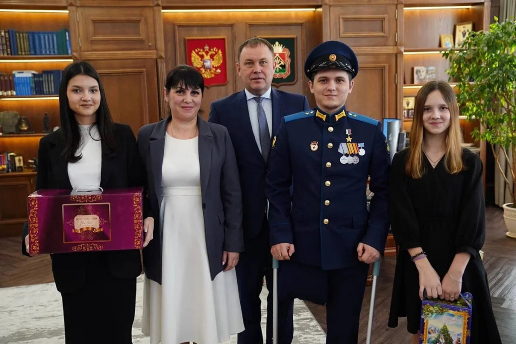 Исчезновение Алексея Асылханова Алексей Алыханов, семья и Илья Середюк