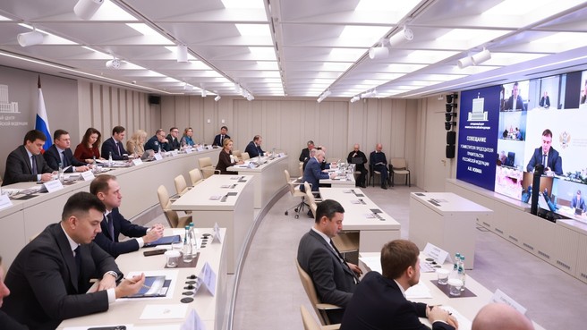 Вице премьер правительства Россиии Александр Новак проводит совещание по поводу 400-летия Красноярска Неожиданный визит вице-премьера Александра Новака в Красноярский край — «чёрная метка» губернатору Котюкову от Москвы?