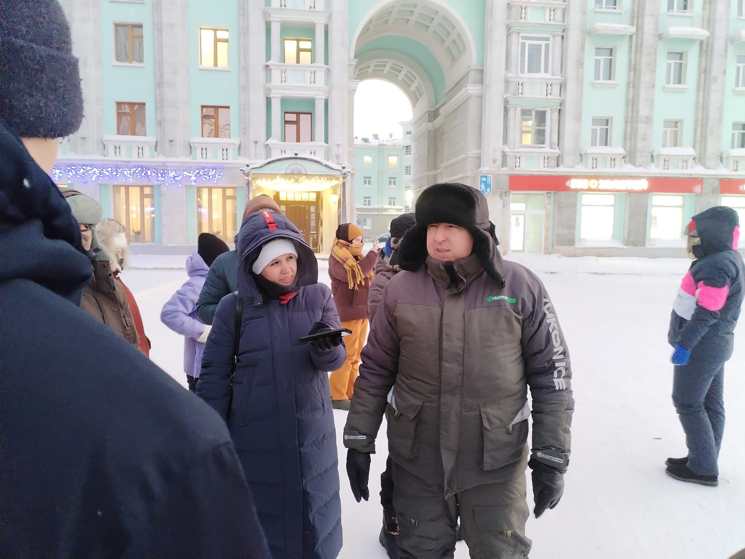 В Норильске меряют глубину снега и проверяют состояние вечной мерзлоты