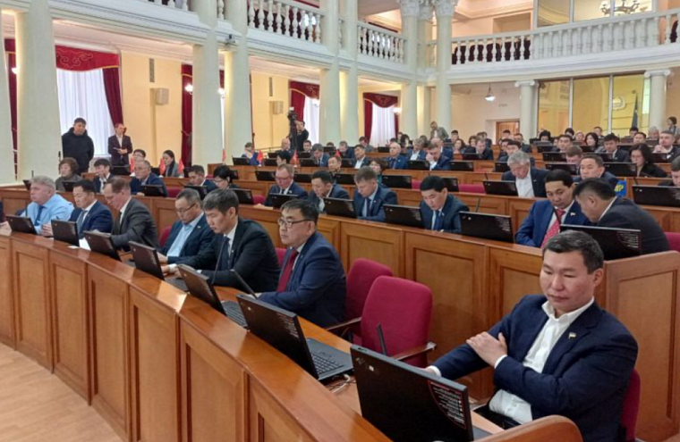 Бюджет Бурятии на 2025 год приняли с дефицитом почти в 6 млрд рублей