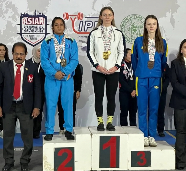 Спортсменка из Хакасии Даниела Колесник побила мировой рекорд на чемпионате Азии по пауэрлифтингу