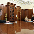 Президент Владимир Путин и председатель Союза театральных деятелей Владимир Машков обсудили премию «Золотая маска», которая прошла в Омске