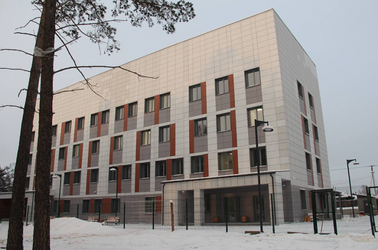 В городе Качуге Иркутской области завершилось строительство современной поликлиники на 200 посещений в смену