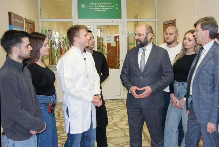 Первые 363 студента-целевика Красноярского медуниверситета отправятся работать в больницы края