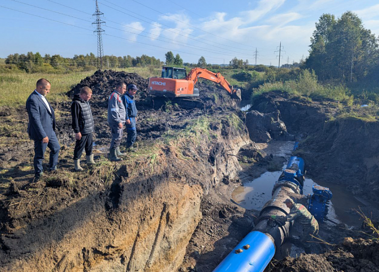 Авария на водоводе оставила без воды 660 многоквартирных и 16 тысяч частных домов в Белово Кемеровской области