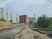 В Красноярске ввели режим повышенной готовности из-за размытой дороги на улице Гриболевской
