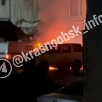 В Краснообске Новосибирской области второй раз за последнее время горят служебные машины у отдела полиции №3