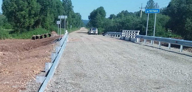 Новый мост через реку Чепшу в Чойском районе Республики Алтай откроют досрочно в июле 2025 года