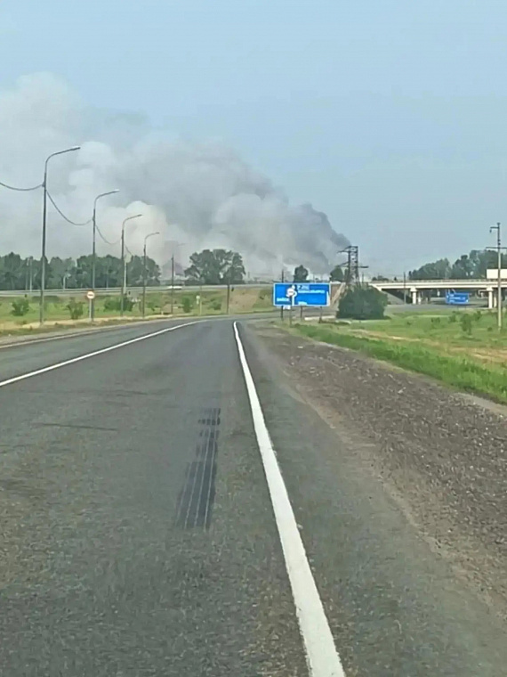 В Бийске Алтайского края произошёл пожар на мусорном полигоне 
