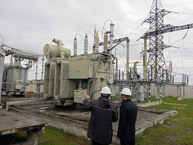 Тринадцать населённых пунктов Республики Хакасия остаются без электричества после ночного ливня