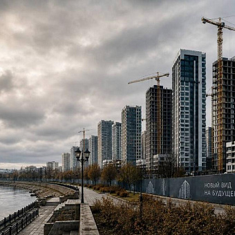 Иркутск теряет берег Ангары, вместо обещанной благоустроенной набережной бетонные небоскребы 