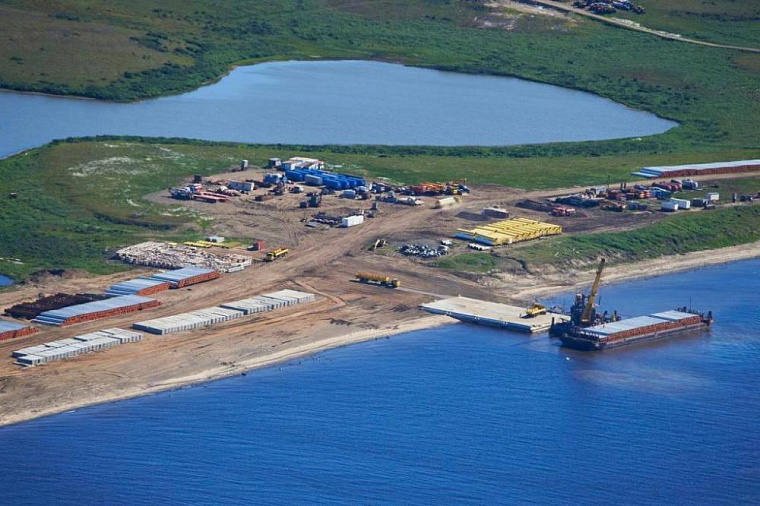 На севере Красноярского края 300 вахтовиков остановили стройку века, им задержали зарплату за два месяца