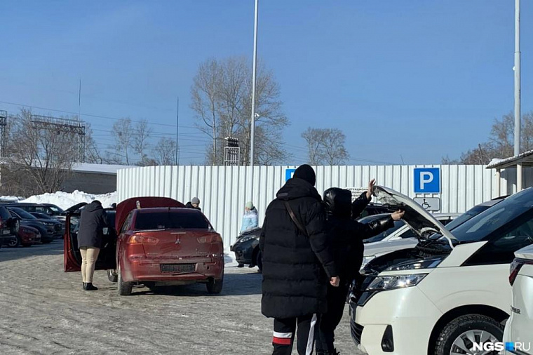 Японские гибридные авто плохо продаются из-за большого налога