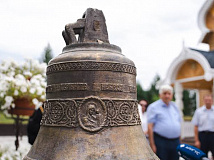 В Улан-Удэ у храма преподобного Сергия Радонежского открыли памятник-колокол