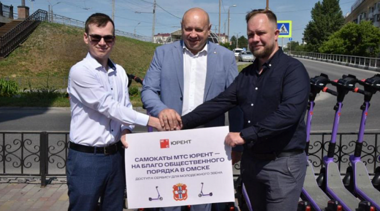 Студенты-дружинники Омска будут патрулировать город на электросамокатах 