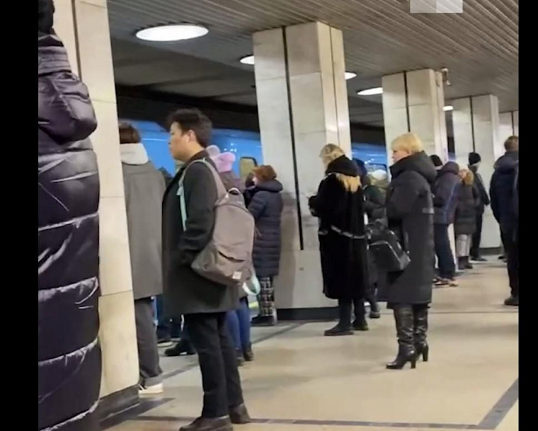 Новосибирцы не могли уехать на метро в центр с левого берега