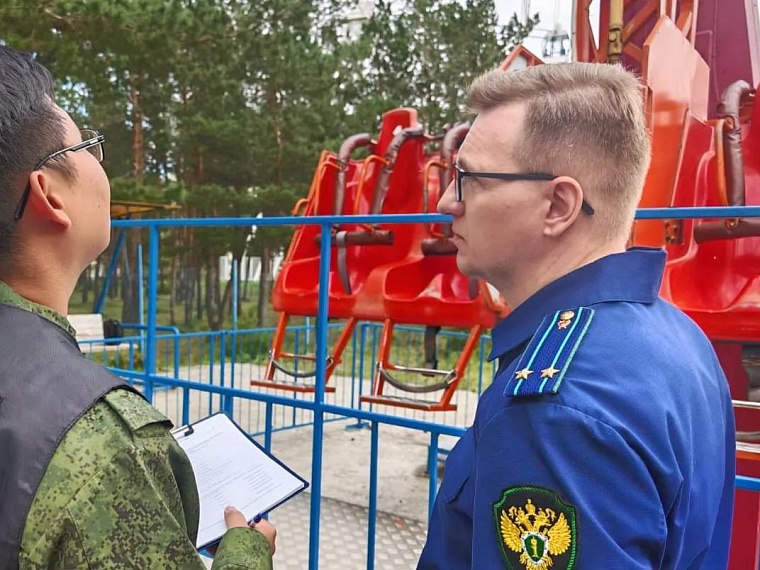 В Якутске школьница выпала из аттракциона и получила травмы: второй случай за неделю в Сибири 