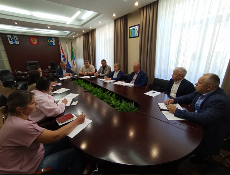 Жители посёлка Крупской Новосибирской области жалуются на разрушение большегрузами единственной дороги к населенному пункту 