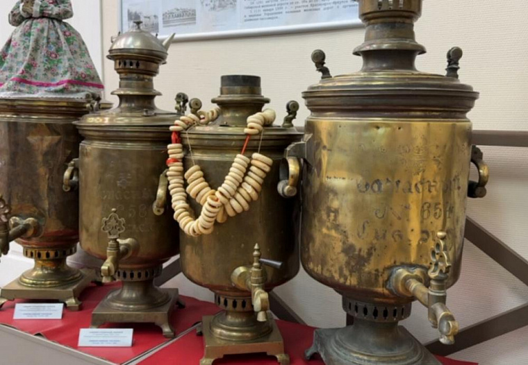 Музей истории железной дороги Красноярска пополнился старинным самоваром из Тулы на два ведра чая
