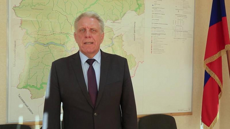 Сотрудники ФСБ нагрянули к главе Назарово Саару, который безвозмездно выделил землю известному жителю города