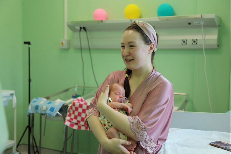 Уникальная тройня с тремя плацентами появилась на свет в Новосибирской области