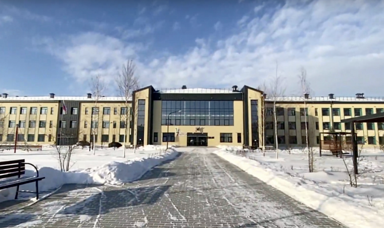 В Горно-Алтайске открыли школу, где с первого класса будет углубленно изучаться алтайский язык