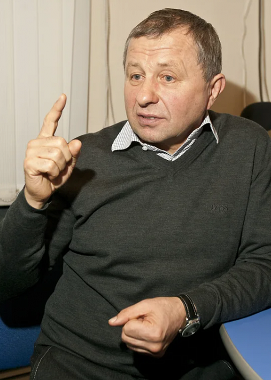 Основатель крупнейшей сибирской торговой сети Александр Ракшин из Алтайского края впервые попал в список Forbes с состоянием 1,4 млрд долларов