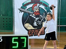 Новосибирская школьница подняла гирю 334 раза за 12 минут