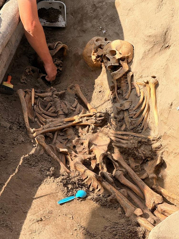 В центре Красноярска на Каратанова нашли захоронение с останками 30 человек – современников Андрея Дубенского