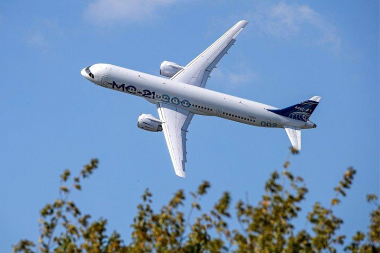 Российский авиалайнер МС-21 прошел испытание по автоматической посадке