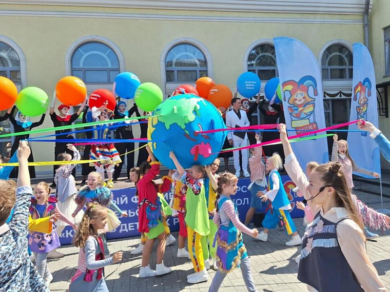 Международный фестиваль кукольных театров в Новокузнецке собрал звёзд и любителей искусства