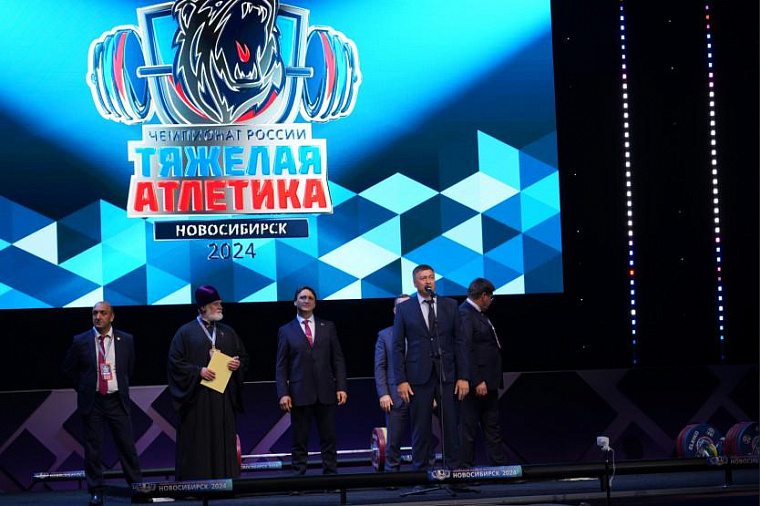 Красноярская спортсменка установила новый рекорд России на чемпионате по тяжелой атлетике