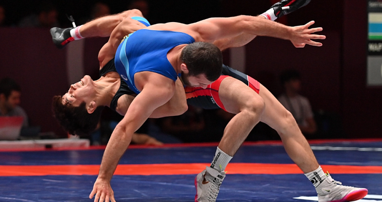 Спортсмены Сибири стали победителями и призерами чемпионата России по греко-римской борьбе
