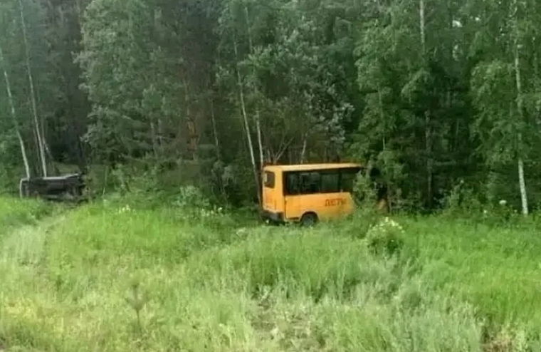 Шесть человек пострадали в ДТП со школьным автобусом в Тайшетском районе Иркутской области