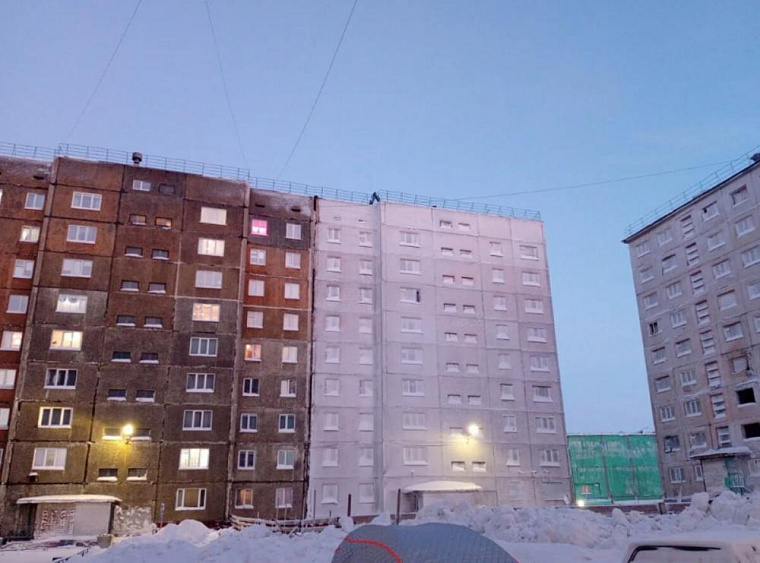 В Норильске начали сносить аварийный подъезд, не решив вопрос с жильём для бывших собственников